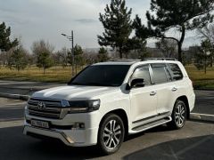 Photo of the vehicle Toyota Land Cruiser