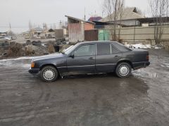 Сүрөт унаа Mercedes-Benz W124