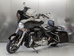 Фото авто Harley-Davidson Street Glide