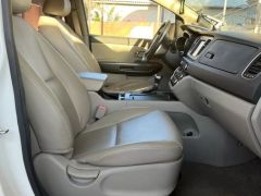 Сүрөт унаа Kia Carnival