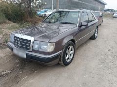 Сүрөт унаа Mercedes-Benz W124