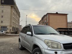 Сүрөт унаа Toyota RAV4