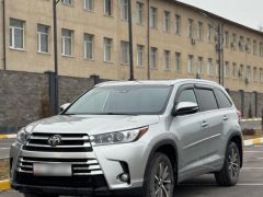 Photo of the vehicle Toyota Highlander