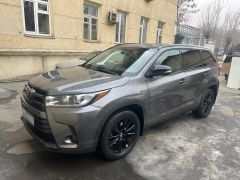 Photo of the vehicle Toyota Highlander