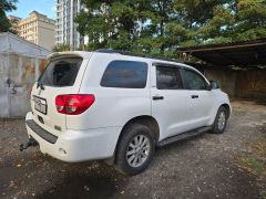 Сүрөт унаа Toyota Sequoia