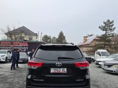 Сүрөт унаа Toyota Highlander