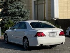 Photo of the vehicle Toyota Crown