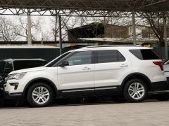 Photo of the vehicle Ford Explorer