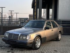 Сүрөт унаа Mercedes-Benz W124