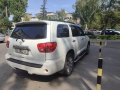 Сүрөт унаа Toyota Sequoia