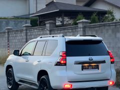 Сүрөт унаа Toyota Land Cruiser Prado