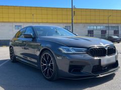 Photo of the vehicle BMW M5