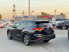 Photo of the vehicle Toyota Highlander