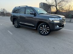 Photo of the vehicle Toyota Land Cruiser