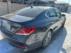 Photo of the vehicle Genesis G70