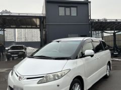 Photo of the vehicle Toyota Estima