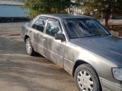 Сүрөт унаа Mercedes-Benz W124