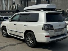 Photo of the vehicle Lexus LX