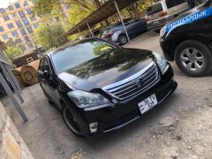 Фото авто Toyota Crown