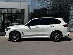 Photo of the vehicle BMW X5