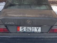 Сүрөт унаа Mercedes-Benz W124