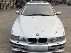 Photo of the vehicle BMW 5 Series