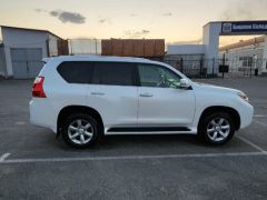 Photo of the vehicle Lexus GX