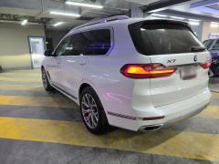 Photo of the vehicle BMW X7