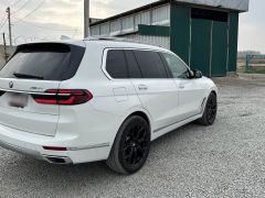 Photo of the vehicle BMW X7