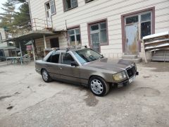 Photo of the vehicle Mercedes-Benz W124