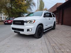 Фото авто Toyota Sequoia