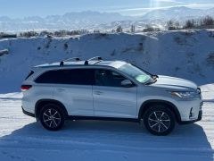 Photo of the vehicle Toyota Highlander