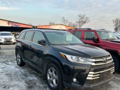 Photo of the vehicle Toyota Highlander