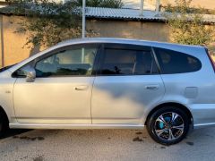 Сүрөт унаа Honda Stream