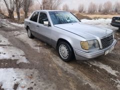 Сүрөт унаа Mercedes-Benz W124