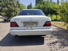 Сүрөт унаа Mercedes-Benz W124