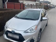 Сүрөт унаа Toyota Prius c