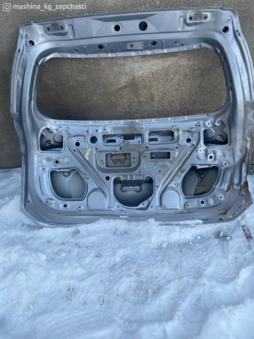 Запчасти и расходники - Крышка багажника от машины Toyota RAV4