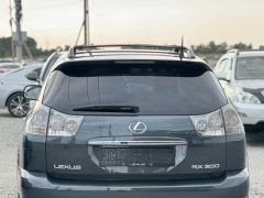 Photo of the vehicle Lexus RX