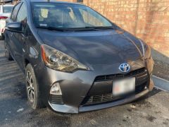 Сүрөт унаа Toyota Prius c