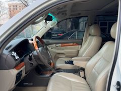 Photo of the vehicle Lexus GX