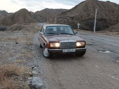 Сүрөт унаа Mercedes-Benz W123