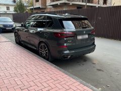 Photo of the vehicle BMW X5