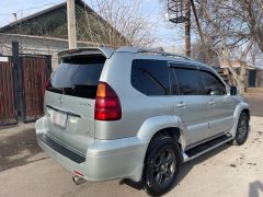 Photo of the vehicle Lexus GX