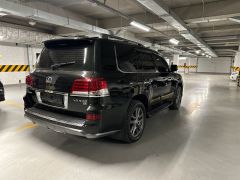 Photo of the vehicle Lexus LX