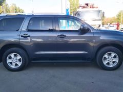 Сүрөт унаа Toyota Sequoia