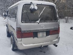 Сүрөт унаа Toyota HiAce