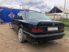 Сүрөт унаа Mercedes-Benz W124