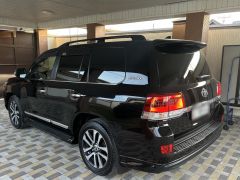 Photo of the vehicle Toyota Land Cruiser