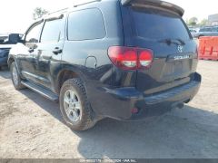 Photo of the vehicle Toyota Sequoia